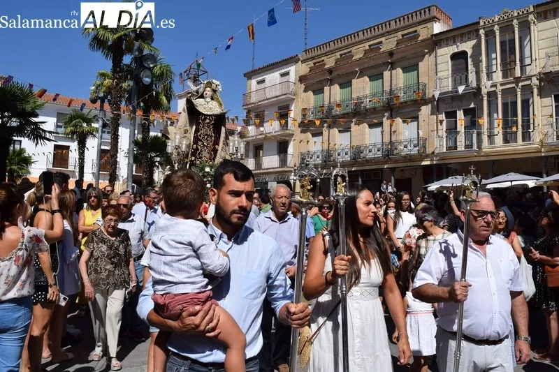 Foto 10 - Santa Teresa regresa con los albenses en el inicio de las fiestas de la Transverberaci&oacute;n