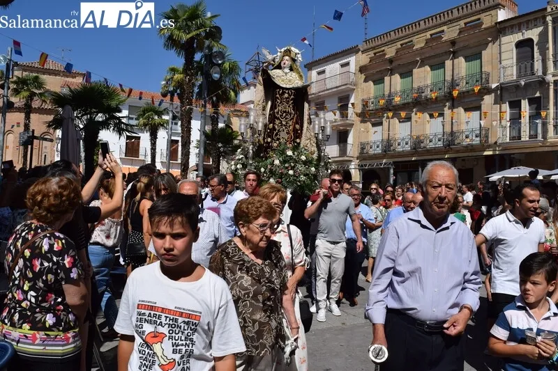 Foto 9 - Santa Teresa regresa con los albenses en el inicio de las fiestas de la Transverberaci&oacute;n