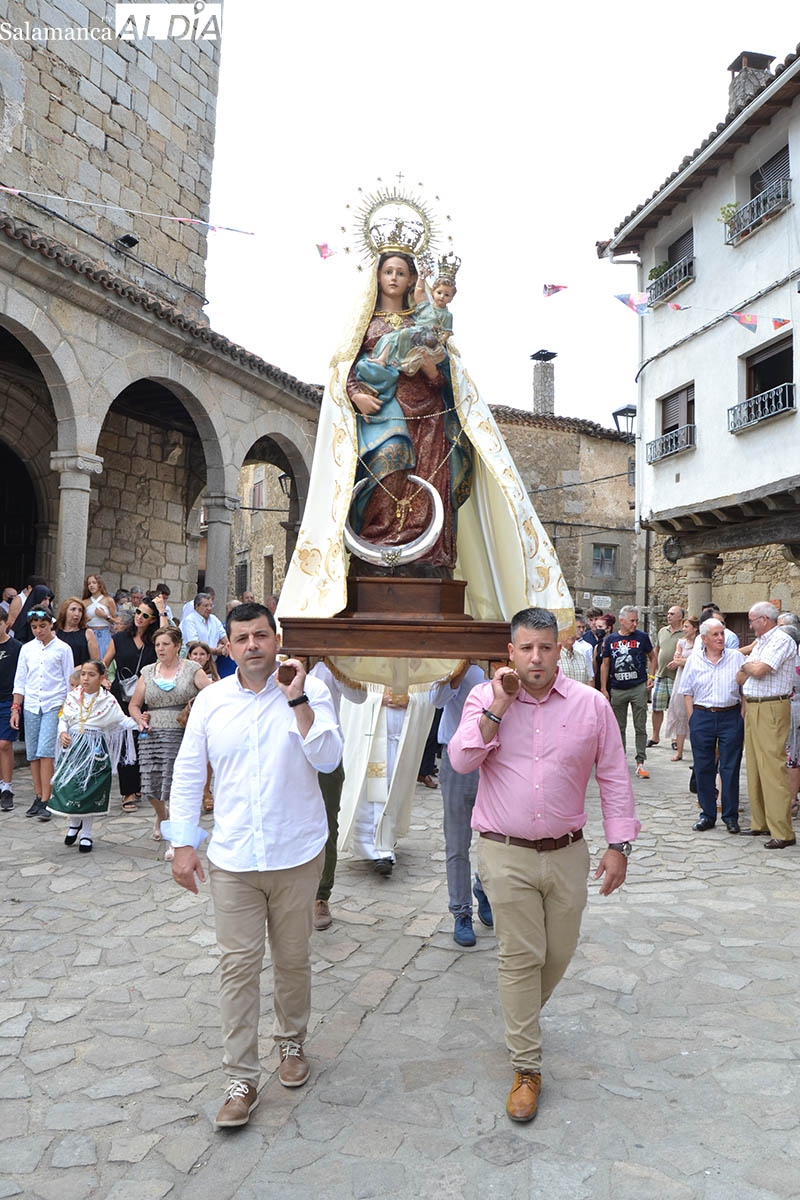 Foto 3 - San Martín del Castañar honra a su patrona