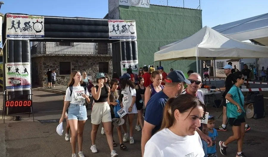 Foto 8 - Morasverdes estrena su Carrera Popular a beneficio de la AECC