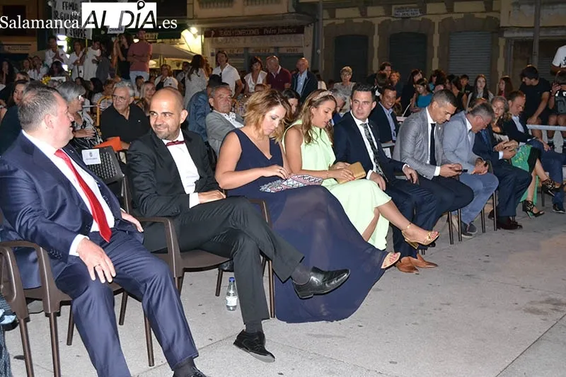 Foto 4 - Emocionante noche en Guijuelo con el preg&oacute;n y elecci&oacute;n de la Reina de las Fiestas de 2022