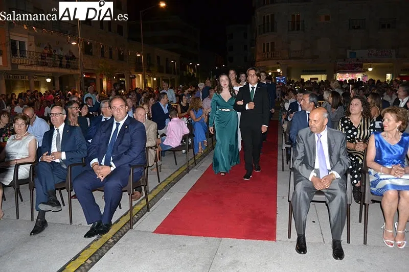 Foto 6 - Emocionante noche en Guijuelo con el preg&oacute;n y elecci&oacute;n de la Reina de las Fiestas de 2022