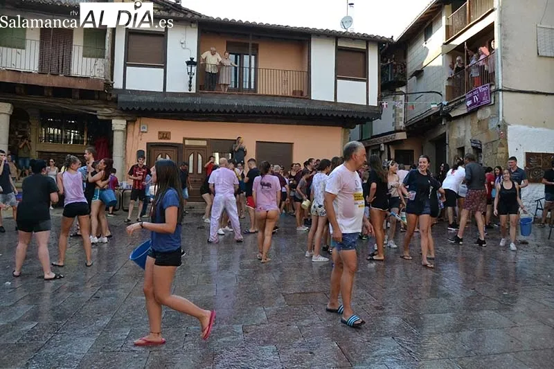 Foto 2 - El vino y el buen ambiente destacan en Sotoserrano