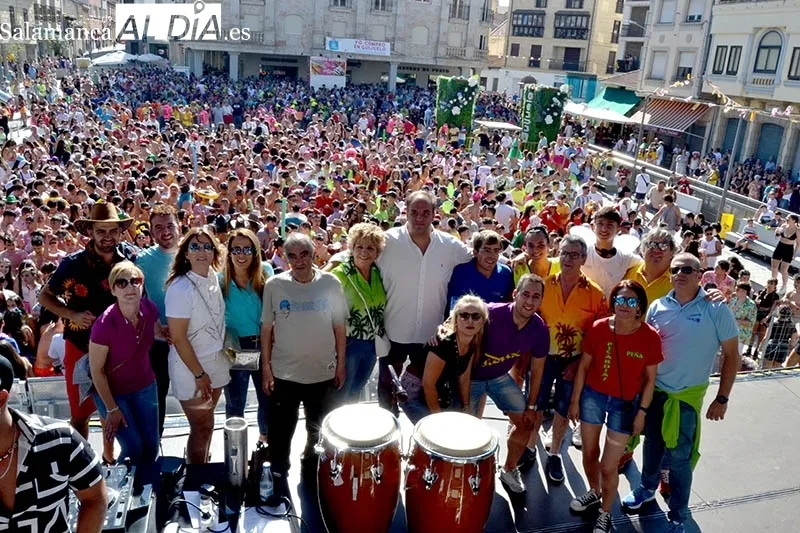 Foto 6 - Explosi&oacute;n de j&uacute;bilo en el chupinazo de Guijuelo