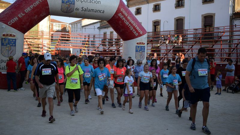 Foto 4 - Gran participación de corredores y caminantes en la VII Toromaratón de Lumbrales