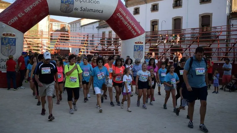 Foto 4 - Gran participaci&oacute;n de corredores y caminantes en la VII Toromarat&oacute;n de Lumbrales