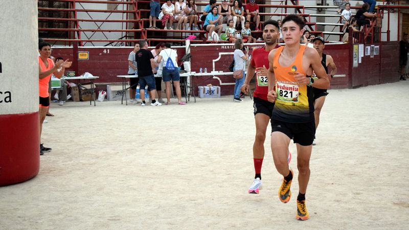 Foto 3 - Gran participación de corredores y caminantes en la VII Toromaratón de Lumbrales