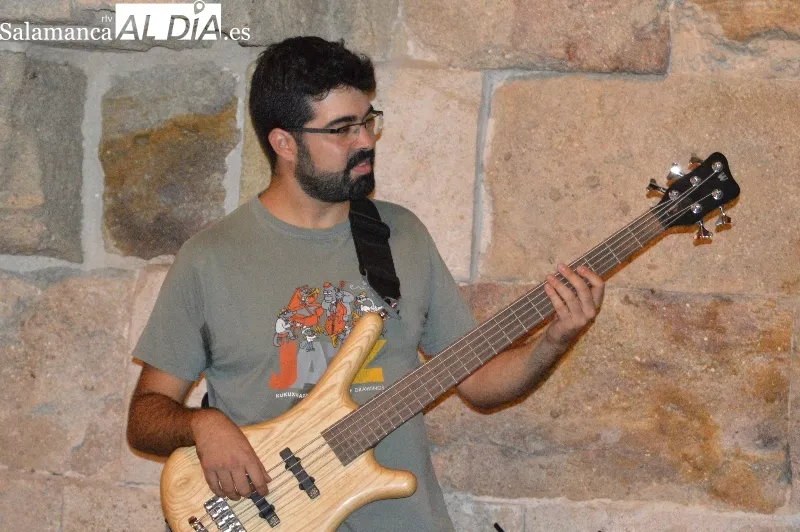 Jazz Trío tocando en la plaza del Corrillo. Foto: Elena Esteban