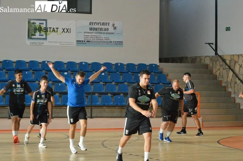 Foto 11 - El BM Salamanca arranca la pretemporada en 'su' R&iacute;o Tormes