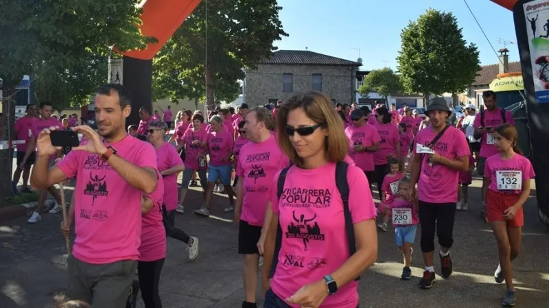 Foto 10 - Aldehuela de Yeltes corona a Alejandro Jim&eacute;nez y Alba &Aacute;lvarez en un evento con m&aacute;s de 400 inscritos