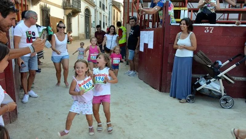 Foto 10 - Gran participaci&oacute;n de corredores y caminantes en la VII Toromarat&oacute;n de Lumbrales