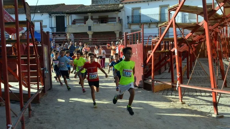 Foto 6 - Gran participaci&oacute;n de corredores y caminantes en la VII Toromarat&oacute;n de Lumbrales