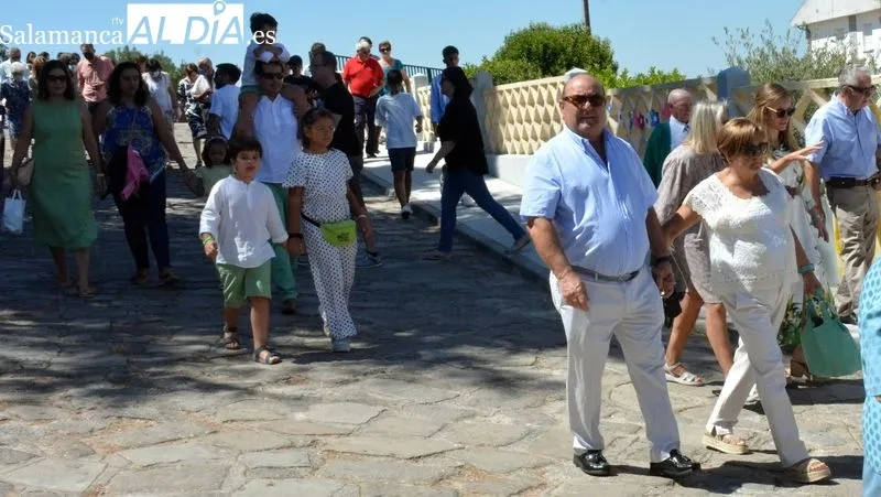 La imagen de La Virgen de la Asunción fue llevada en procesión por las calles de la villa