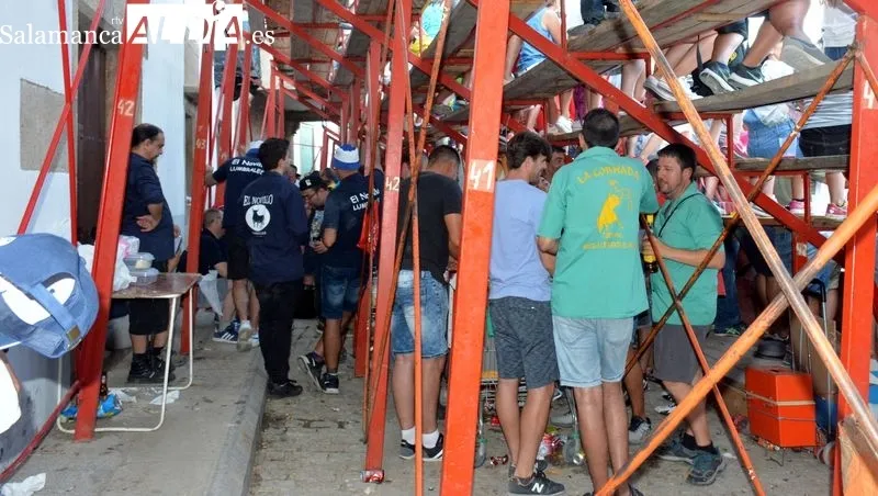 El coso taurino montado en la Plaza acogió el primer festival taurino de las fiestas