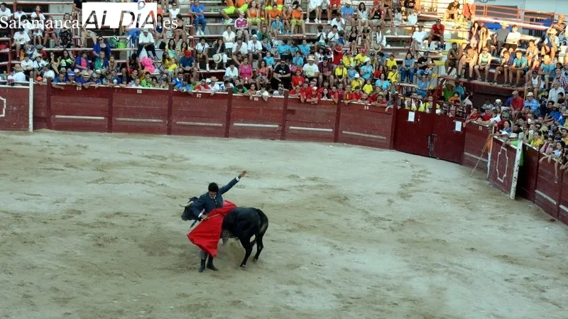 El coso taurino montado en la Plaza acogió el primer festival taurino de las fiestas