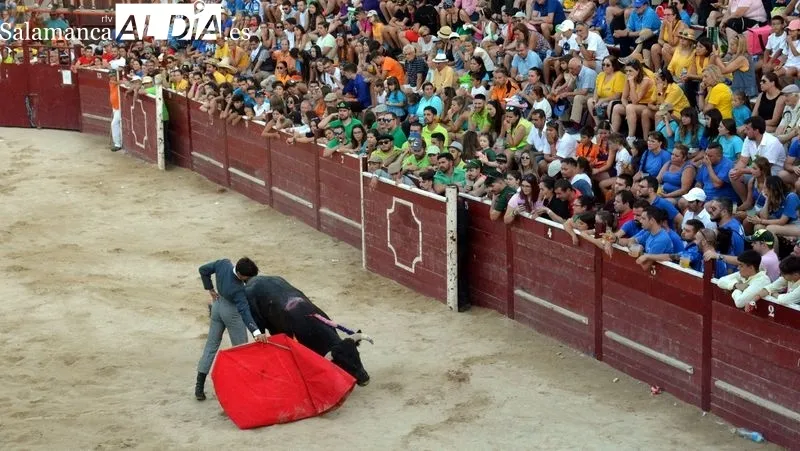 El coso taurino montado en la Plaza acogió el primer festival taurino de las fiestas