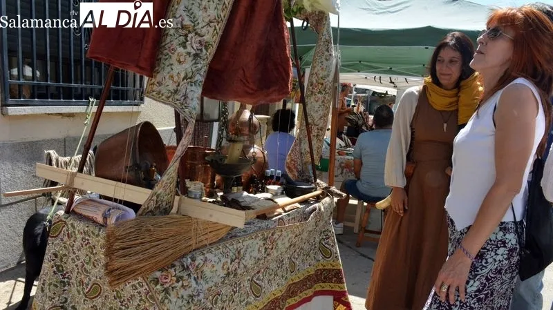 Ambientación en los puestos del Mercado del Feudal
