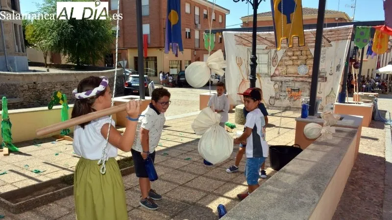 Ambientación en los puestos del Mercado del Feudal