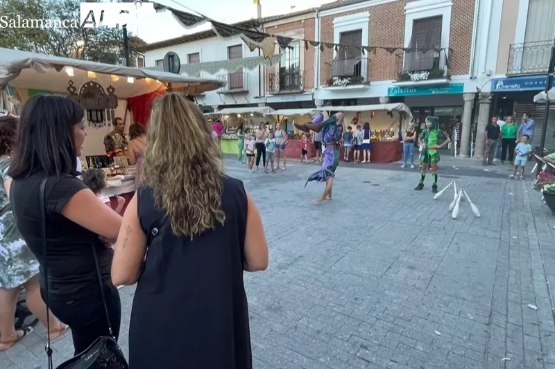 El Mercado Barroco comenzaba su actividad este viernes