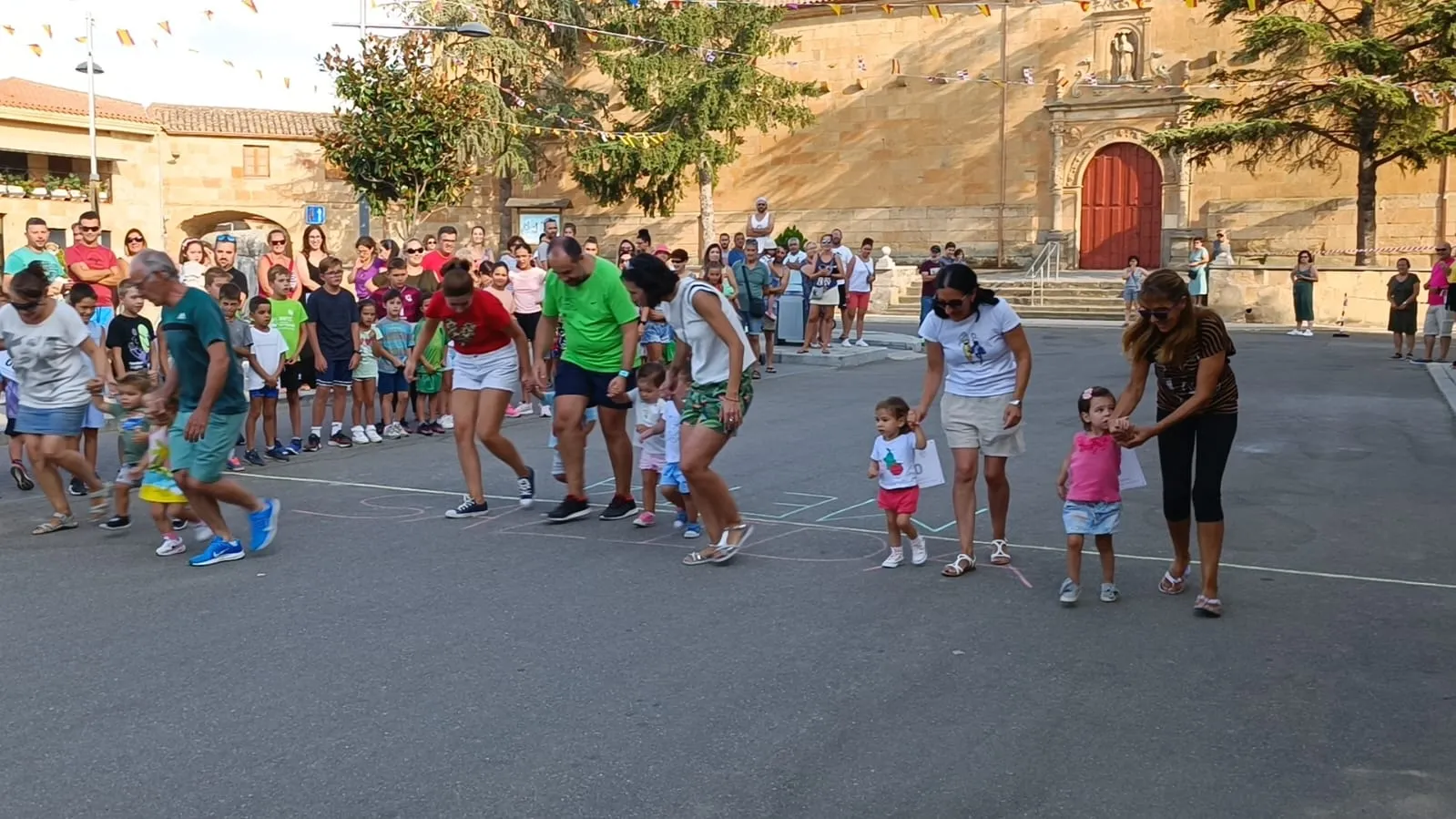 Babilafuente celebraba este martes una original carrera popular
