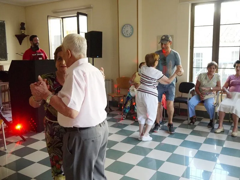 Homenaje a los mayores de Carbajosa de la Sagrada