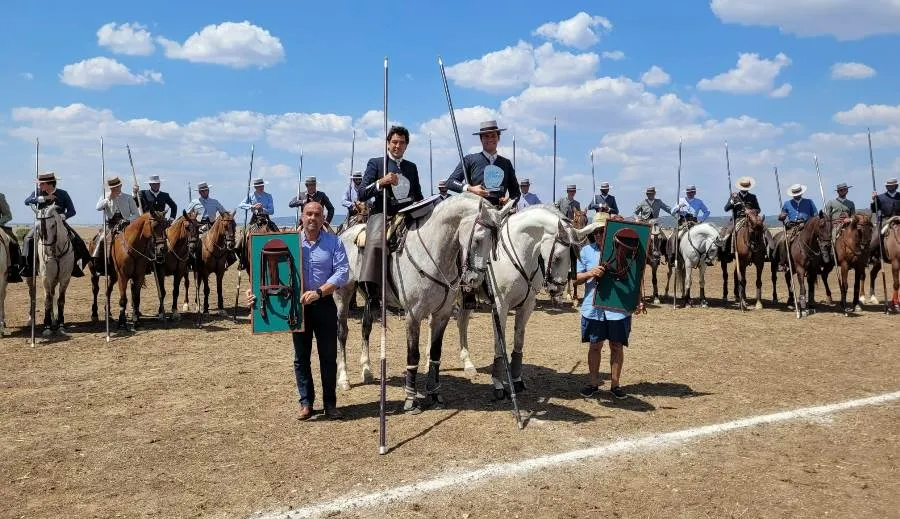 Foto 6 - Manuel Ferraro y Guillermo Mac&iacute;as se llevan en el desempate el Nacional de Faenas y Doma de Campo