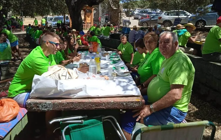Foto 6 - La Pe&ntilde;a San Lorenzo re&uacute;ne a m&aacute;s de 500 comensales en su comida de fiestas