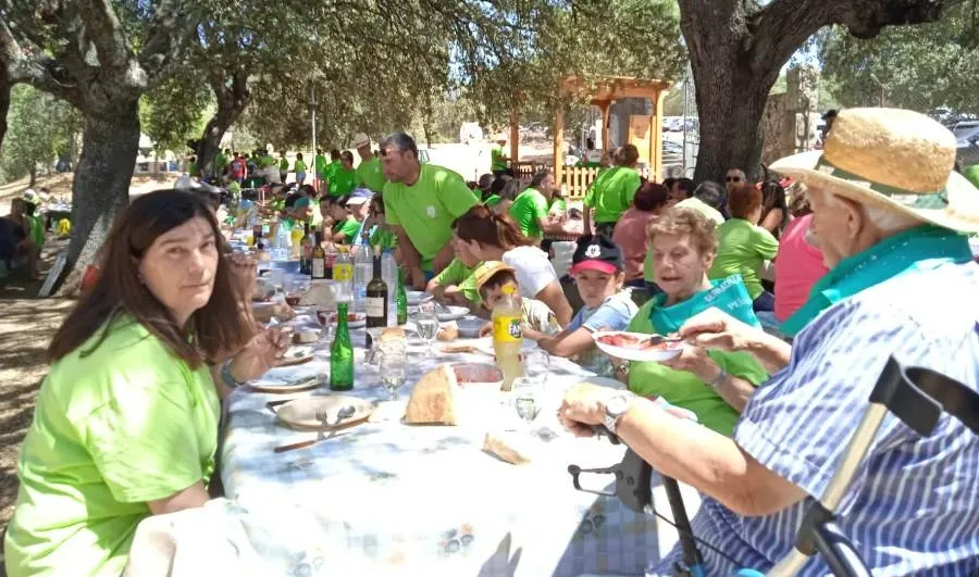 Foto 4 - La Pe&ntilde;a San Lorenzo re&uacute;ne a m&aacute;s de 500 comensales en su comida de fiestas