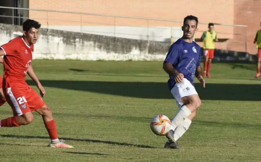 Foto 10 - Primera derrota de la pretemporada para el Ciudad Rodrigo ante el Guijuelo de 2&ordf; Federaci&oacute;n