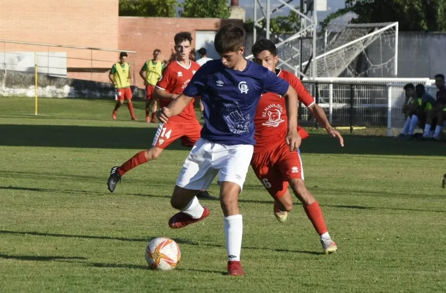 Foto 11 - Primera derrota de la pretemporada para el Ciudad Rodrigo ante el Guijuelo de 2&ordf; Federaci&oacute;n
