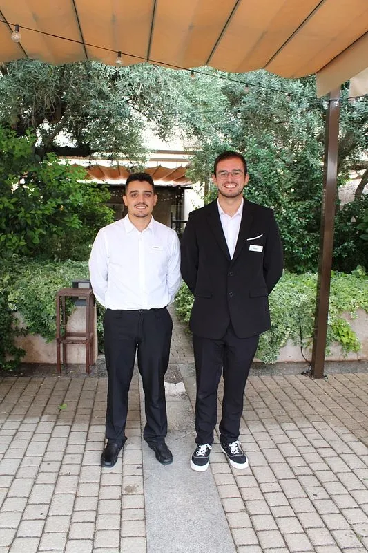 Marco Ferreira, de Bombarral, y Gonçalo Almeida, de São Martinho do Porto, en la terraza del Palacio de San Esteban 