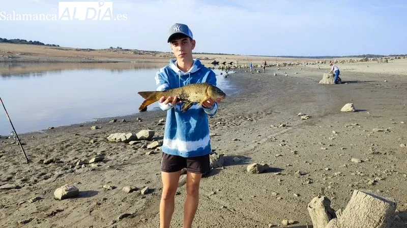 XI Encuentro de Pesca San Roque organizado por el CD Bajo-Tormes en Villarino con motivo de las fiestas patronales / CORRAL