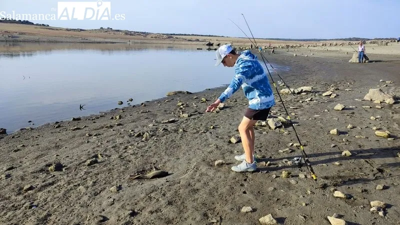 XI Encuentro de Pesca San Roque organizado por el CD Bajo-Tormes en Villarino con motivo de las fiestas patronales / CORRAL