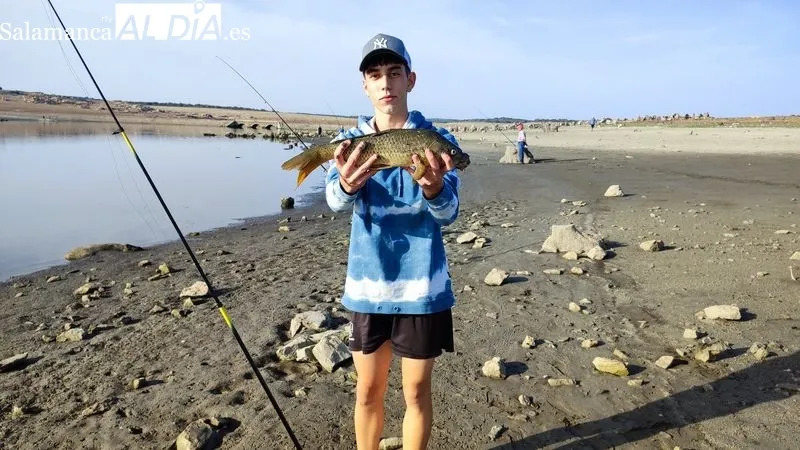 XI Encuentro de Pesca San Roque organizado por el CD Bajo-Tormes en Villarino con motivo de las fiestas patronales / CORRAL