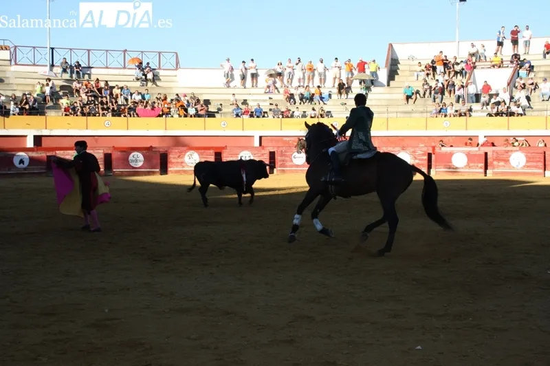 Foto 5 - Brillo y encaste para una corrida de Rejones con gran entrada en Macotera