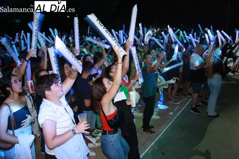 Foto 9 - M&aacute;s de 4.000 personas acompa&ntilde;an a la Orquesta Panorama en su gran fiesta en el parque La Huerta