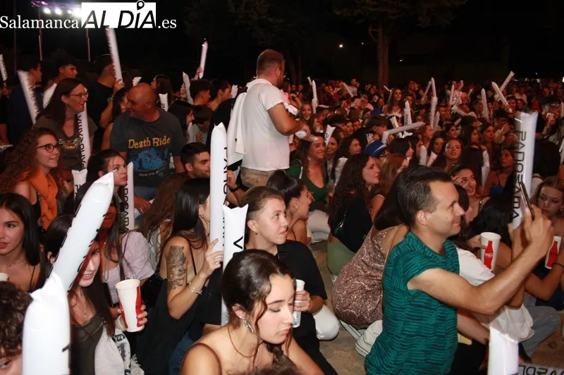 Foto 3 - M&aacute;s de 4.000 personas acompa&ntilde;an a la Orquesta Panorama en su gran fiesta en el parque La Huerta
