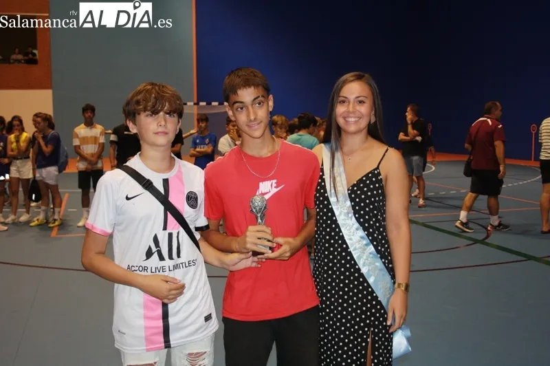 Foto 5 - Las '32 horas de F&uacute;tbol Sala' finalizan como masivas en p&uacute;blico y coronando a Confecciones Manuel Holgado y Sinergias FC como campeones