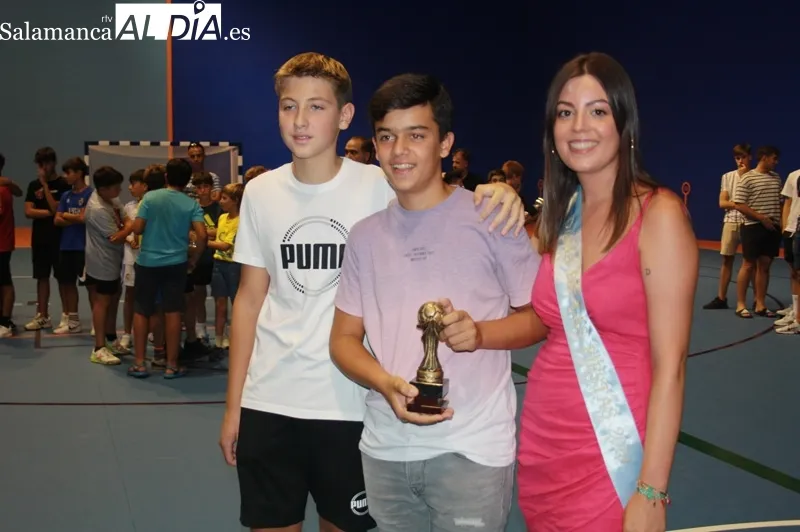 Foto 4 - Las '32 horas de F&uacute;tbol Sala' finalizan como masivas en p&uacute;blico y coronando a Confecciones Manuel Holgado y Sinergias FC como campeones