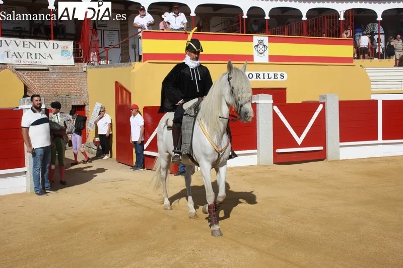 Foto 7 - Faenas con brillo y encaste protagonizan una animada novillada de Ferias en Pe&ntilde;aranda