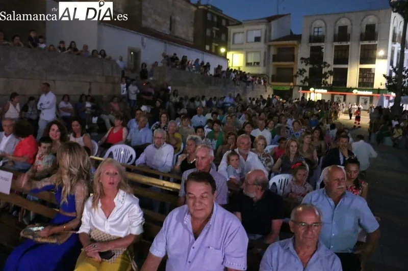 Acto de presentación de la Corte de Honor y pregón de las Ferias y Fiestas de Vitigudino 2022 / CORRAL