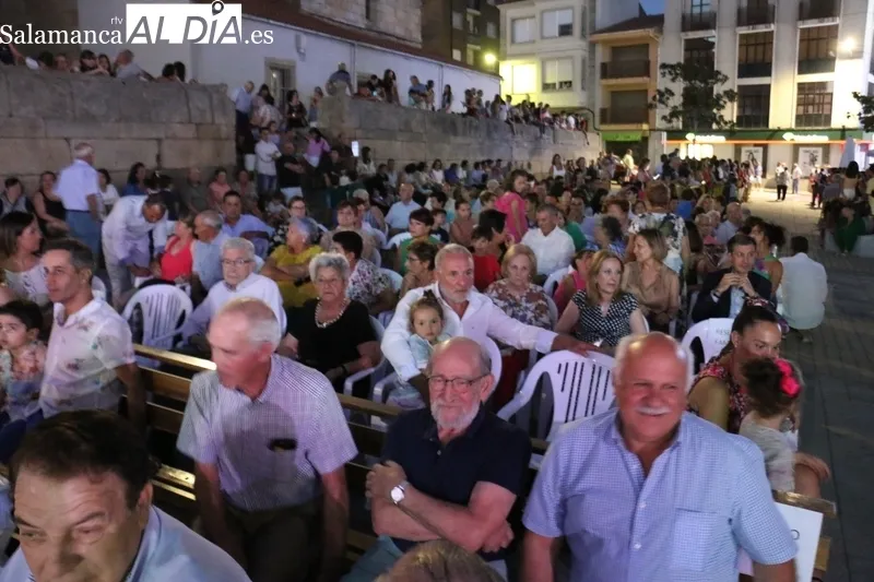 Acto de presentación de la Corte de Honor y pregón de las Ferias y Fiestas de Vitigudino 2022 / CORRAL
