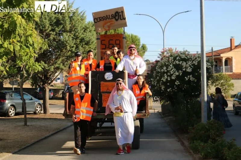 Animado desfile de carrozas en Cerralbo con hasta 14 representaciones / CORRAL