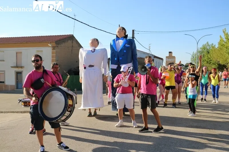 Animado desfile de carrozas en Cerralbo con hasta 14 representaciones / CORRAL