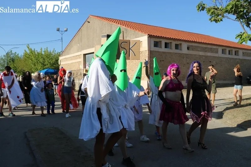Animado desfile de carrozas en Cerralbo con hasta 14 representaciones / CORRAL