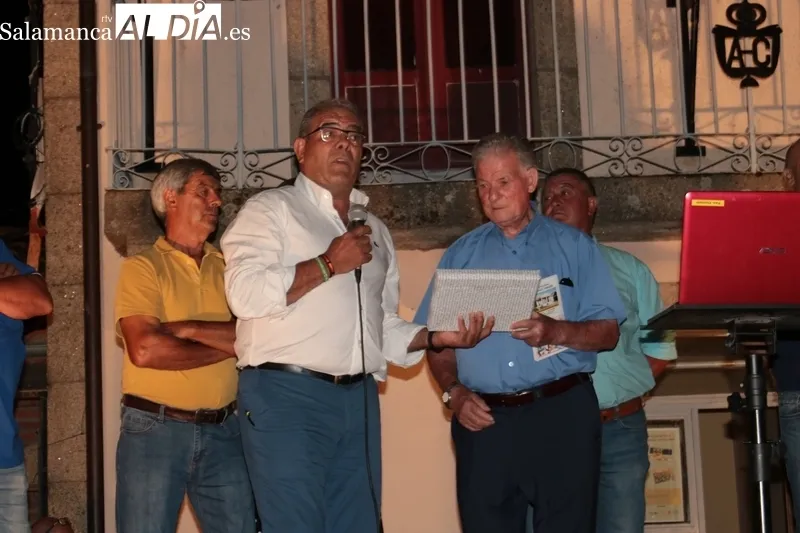 Pregón de fiestas de Obleas Pan de Ángel en Peralejos de Abajo / CORRAL