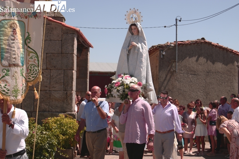Procesión de la Virgen de las Nieves en Majuges / CORRAL