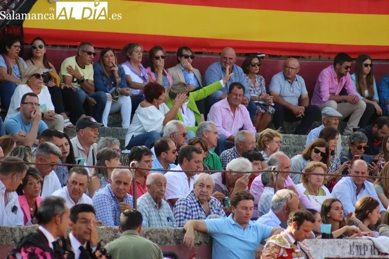 Ferrera y Escribano salen por la puerta grande de Vitigudino con toros de Valdefresno / CORRAL
