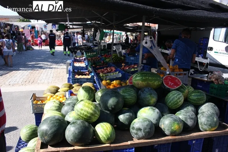 El calor no impidió que acudieran este domingo a Trabanca miles de personas 
