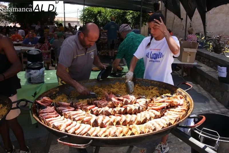 Los monlerienses daban cuenta este viernes de 650 raciones de eica paella acompañada de sandía y melón de postre